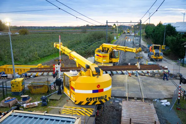 Herstelwerk overgang in Meteren