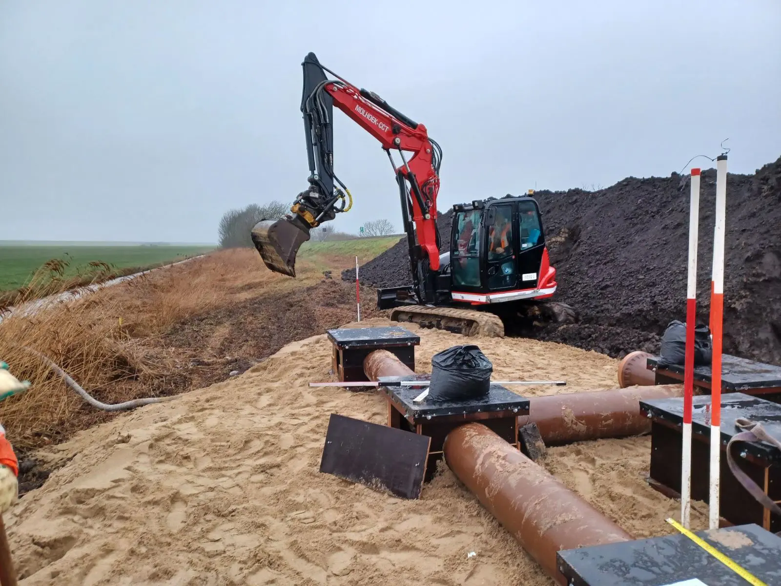 kunstdassenburcht-molkwerum-friesland-5 dassenburcht spoor treinen Friesland